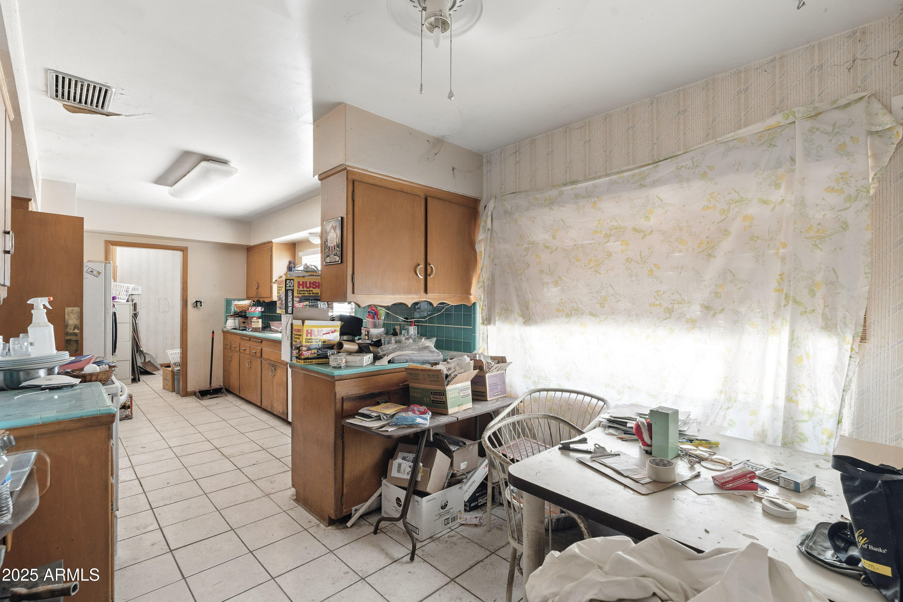 30 West Bethany Home Road Phoenix, AZ 85013 - Photo 16 of 42 Kitchen
