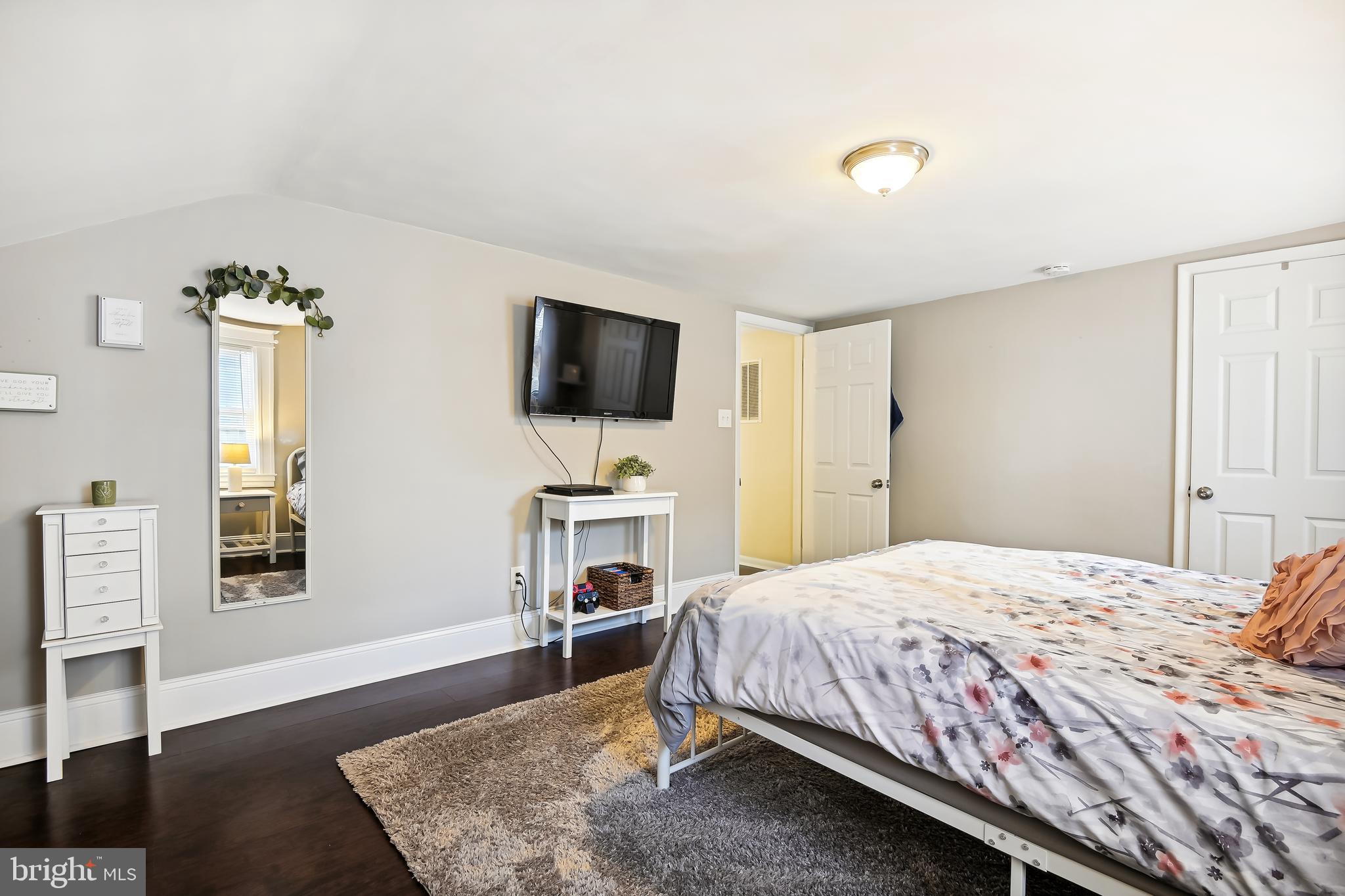 607 Aldershot Road Baltimore, MD 21229 - Photo 19 of 33