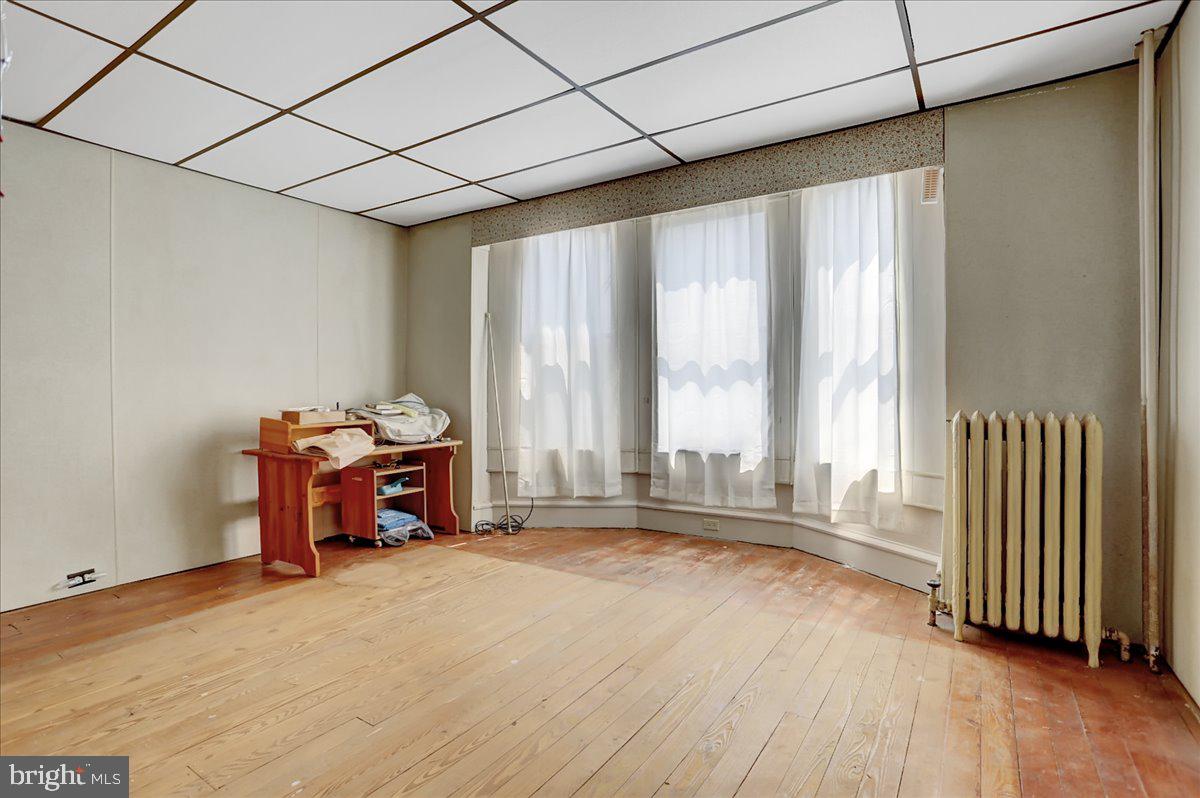 435 Spring Street Reading, PA 19601 - Photo 12 of 38 Master bedroom 16x13