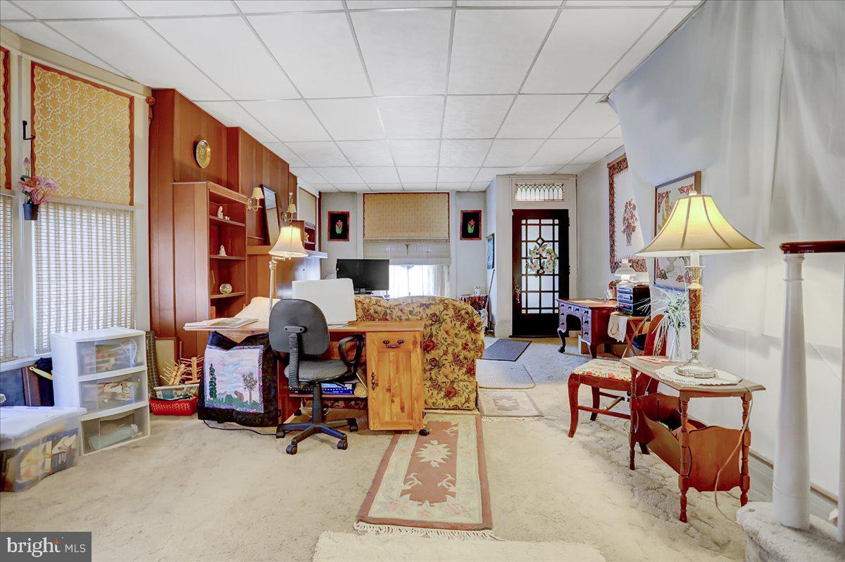435 Spring Street Reading, PA 19601 - Photo 3 of 38 Living room