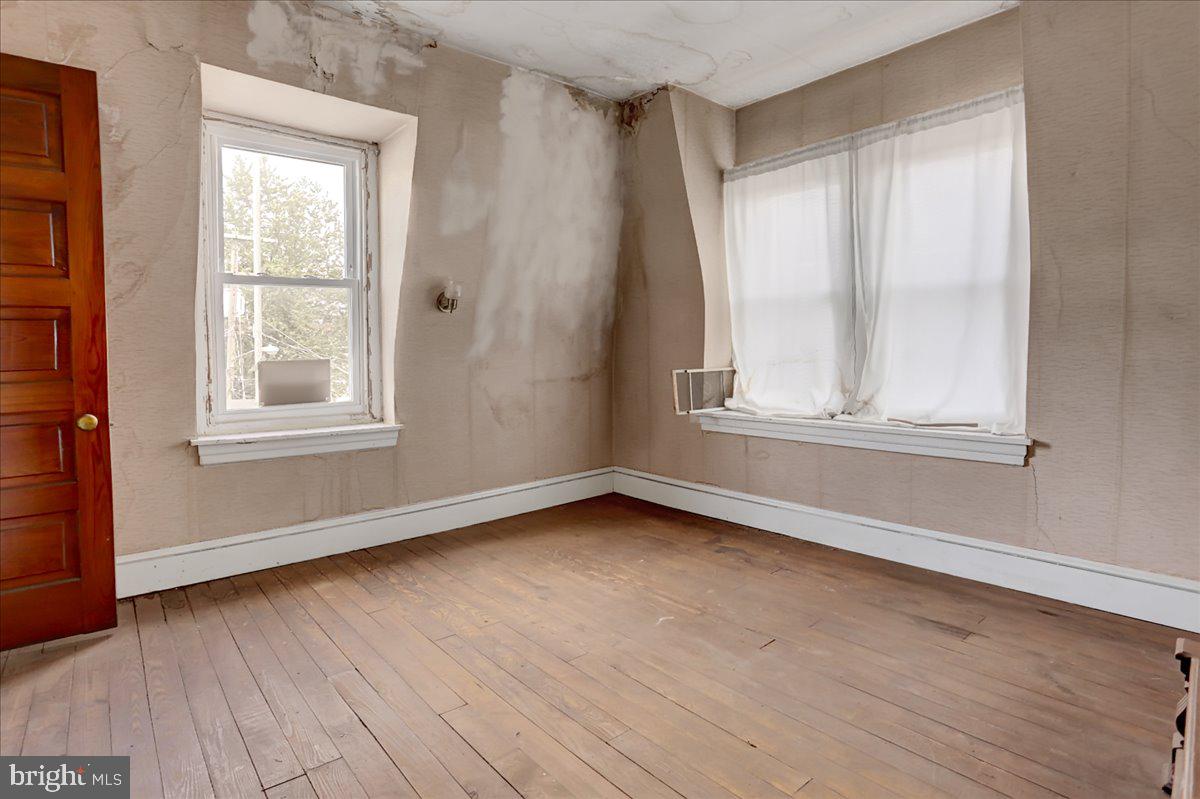 435 Spring Street Reading, PA 19601 - Photo 27 of 38 Bedroom #6 11x11