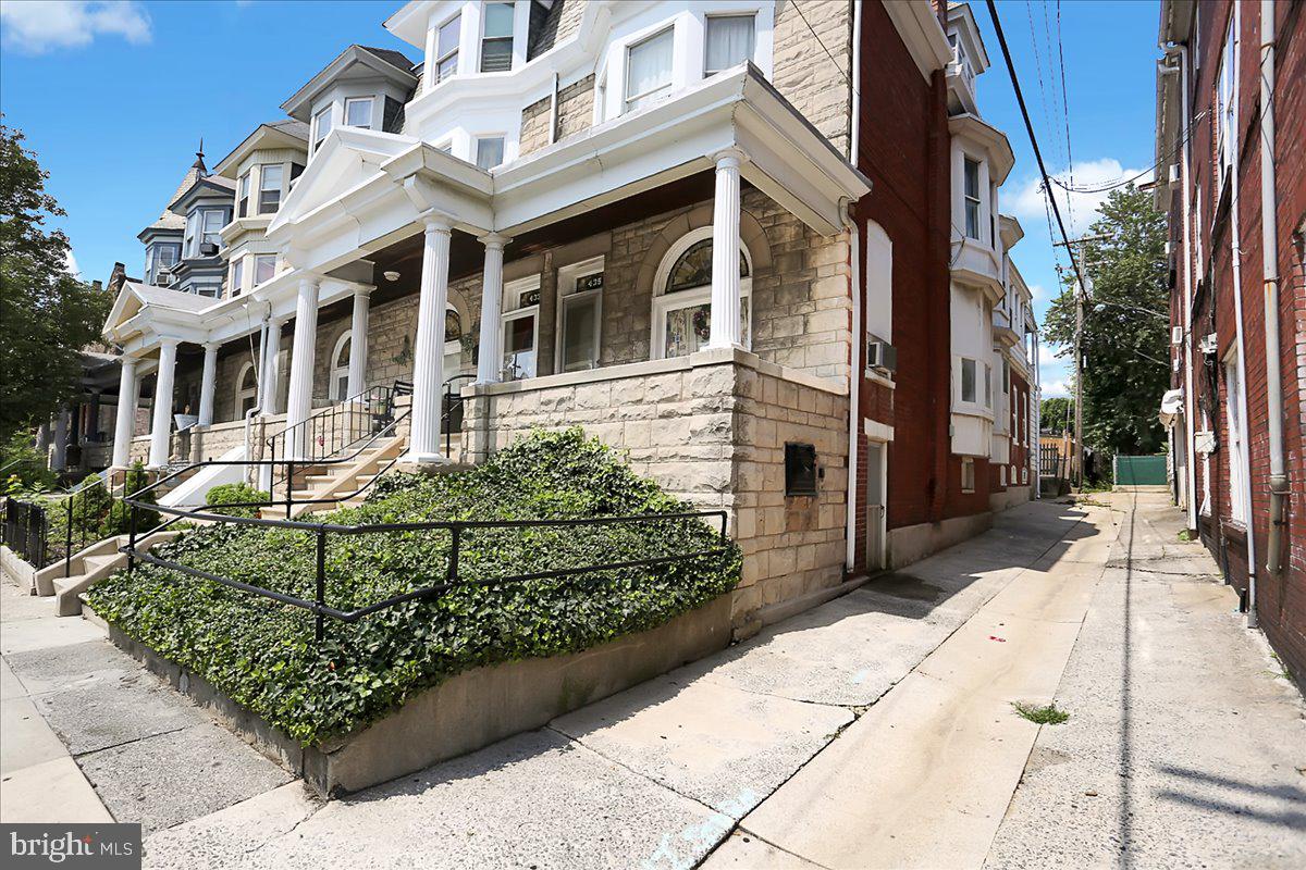 435 Spring Street Reading, PA 19601 - Photo 33 of 38 Gallery Image 33