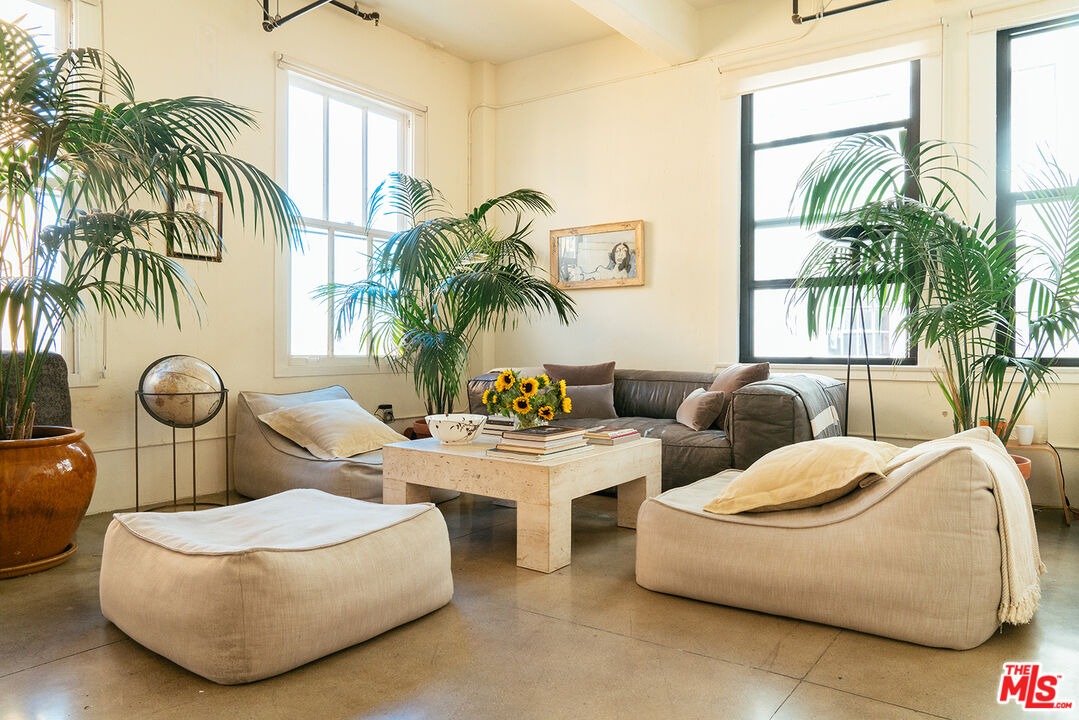 738 South Los Angeles St Unit 504  