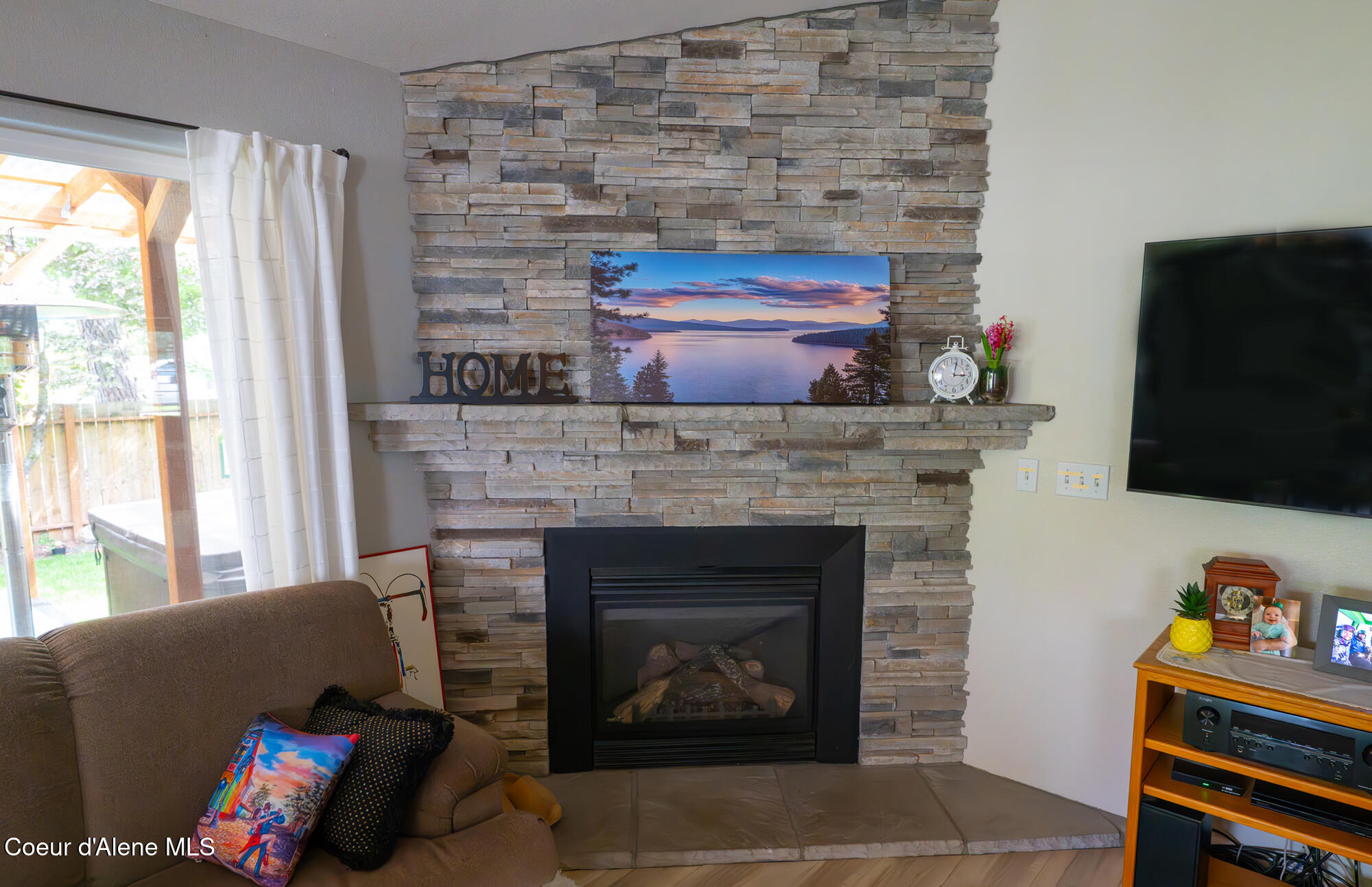 1506 South Riverside Harbor Drive Post Falls, ID 83854 - Photo 30 of 75 LivingRm_05_2000