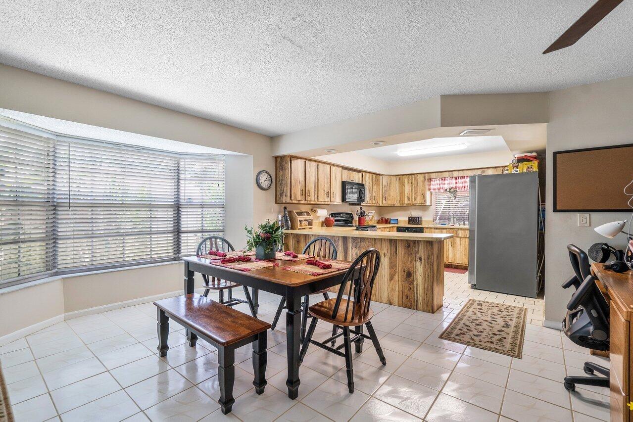 1132 Widgeon Road Wellington, FL 33414 - Photo 8 of 40 008-1132WidgeonRoad-Wellington-FL-33414-