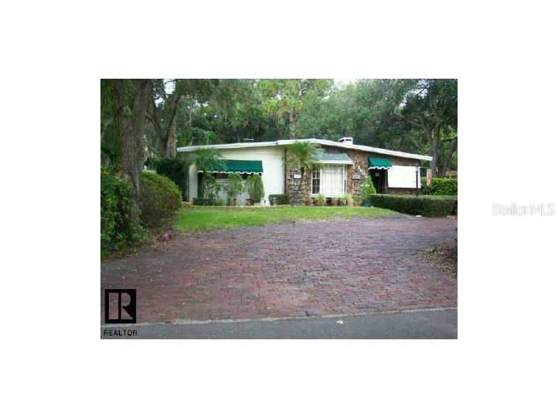 1500 Country Club Road North St. Petersburg, FL 33710 - Photo 1 of 1 a view of outdoor space and yard