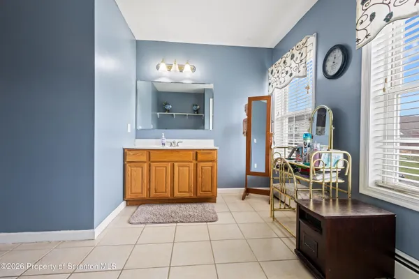 $484,900 | 213 Raymond Drive, Jermyn, PA 18433