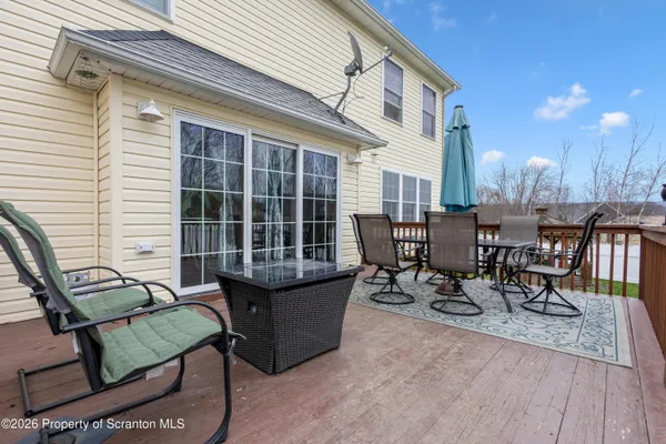 $484,900 | 213 Raymond Drive, Jermyn, PA 18433