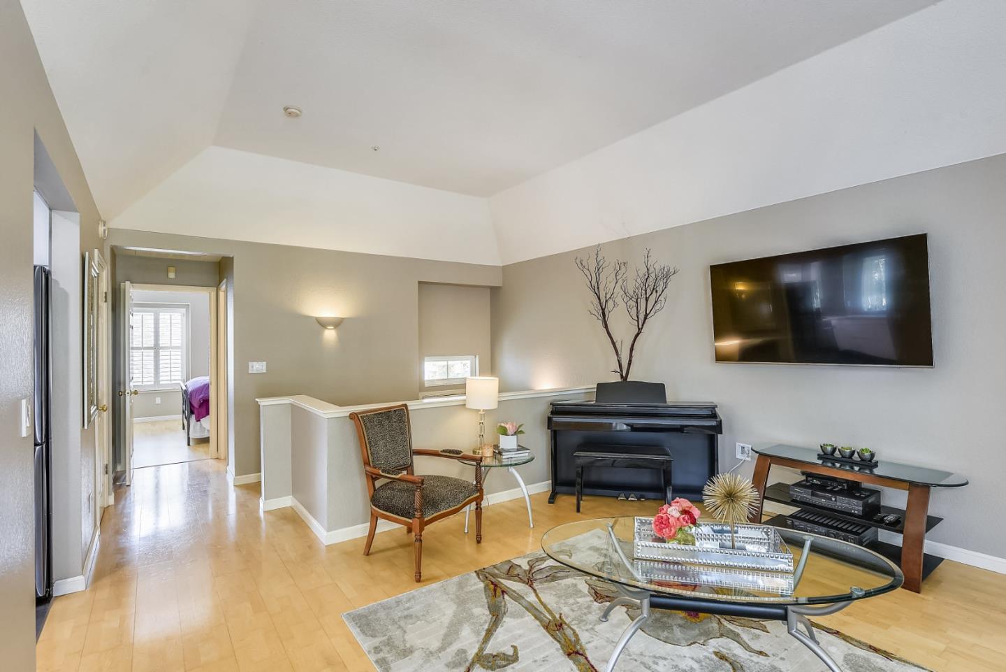 1046 Rudder Lane Foster City, CA 94404 - Photo 4 of 30 Gallery Image 4