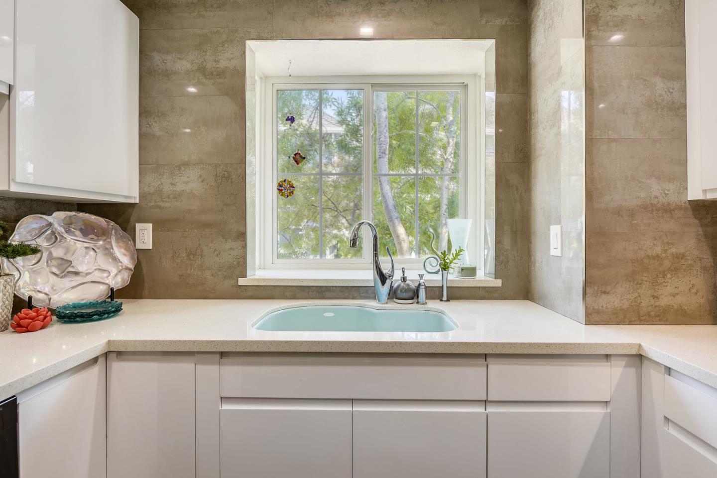 1046 Rudder Lane Foster City, CA 94404 - Photo 6 of 30 Gallery Image 6