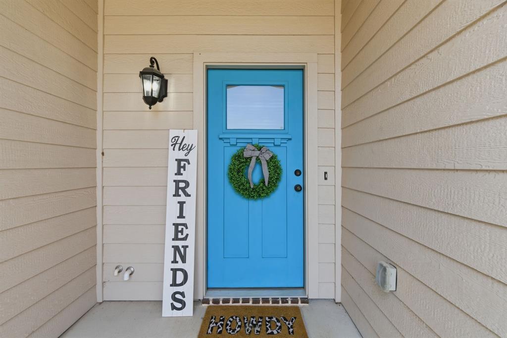 711 Hadley Lane Valley View, TX 76272 - Photo 2 of 40 Entrance to property