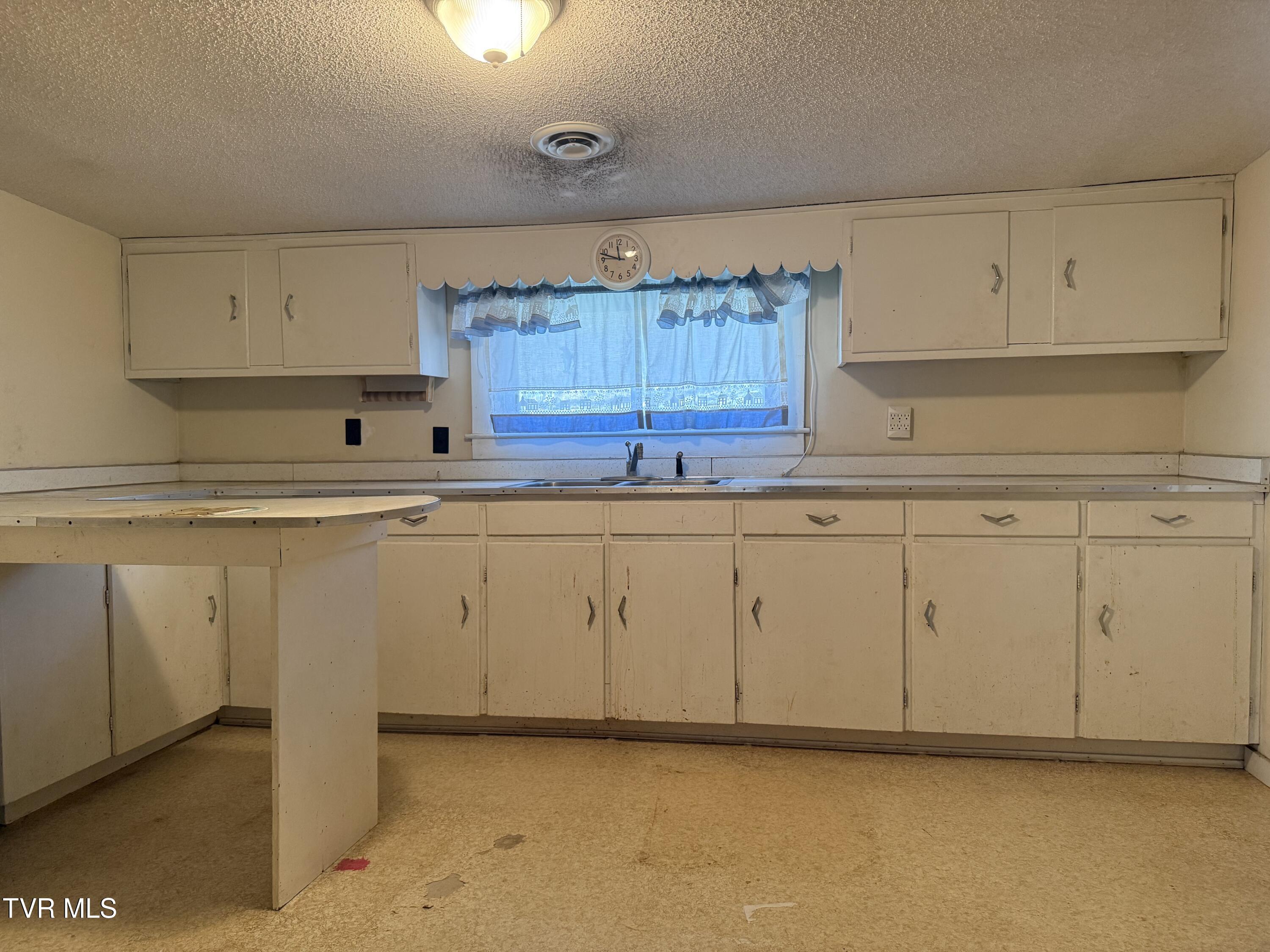 664 Currin Valley Road Marion, VA 24354 - Photo 20 of 44 IMG_3079