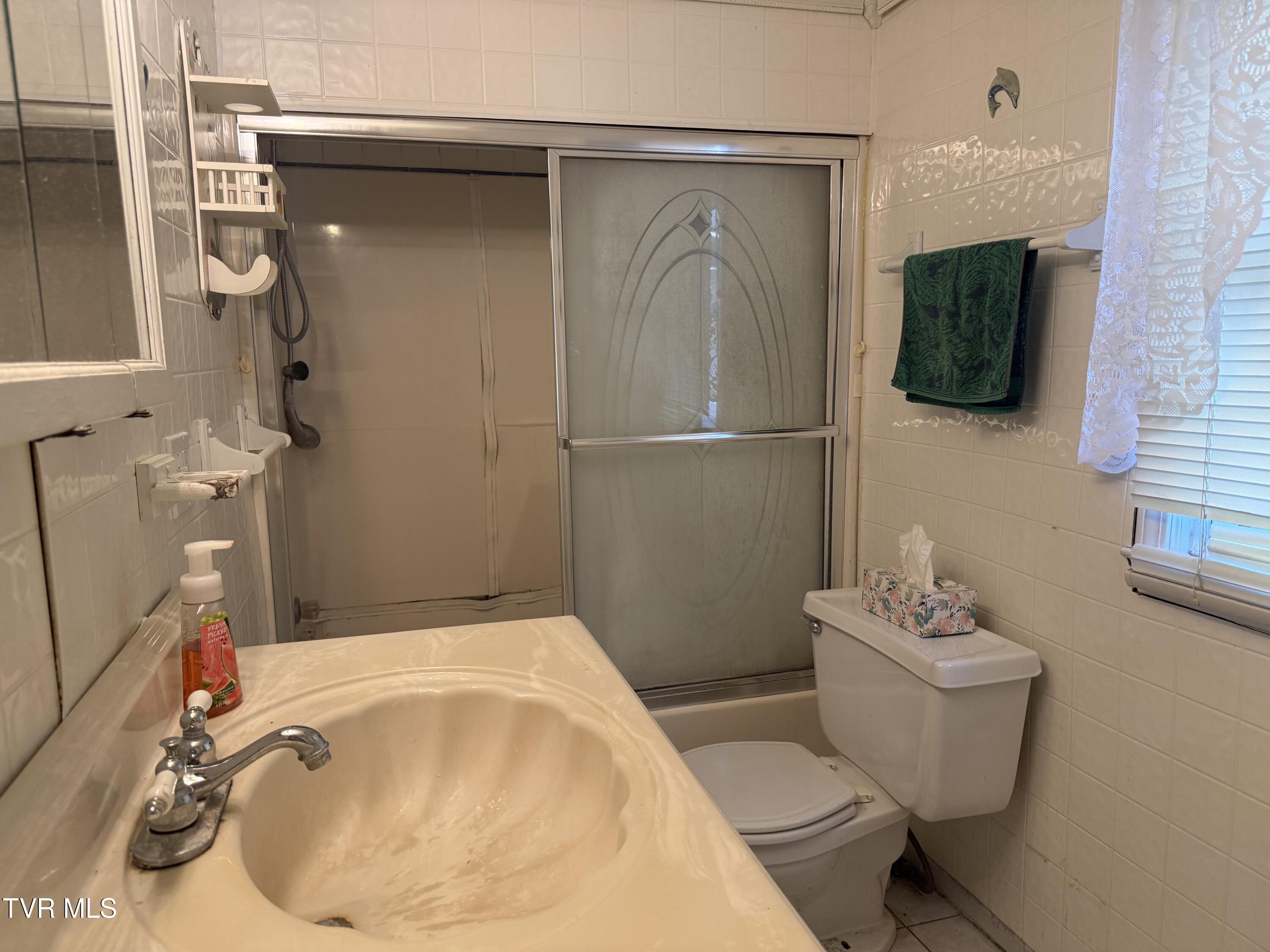 664 Currin Valley Road Marion, VA 24354 - Photo 33 of 44 IMG_3092