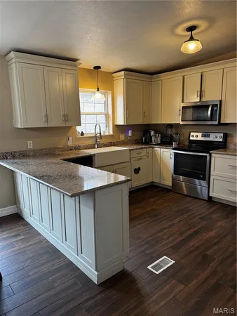 $625,000 | 7 Denzel Drive, Greenville, IL 62246