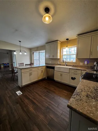 $625,000 | 7 Denzel Drive, Greenville, IL 62246