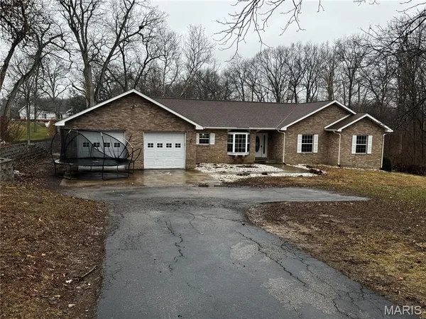 $625,000 | 7 Denzel Drive, Greenville, IL 62246