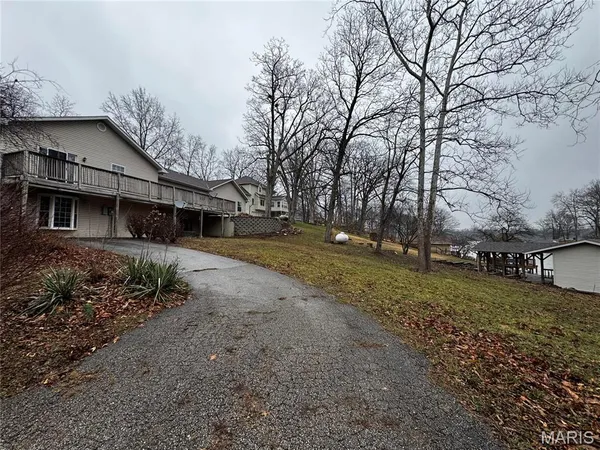 $625,000 | 7 Denzel Drive, Greenville, IL 62246