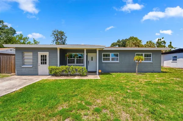 $375,000 | 8685 Magnolia Drive, Seminole, FL 33777