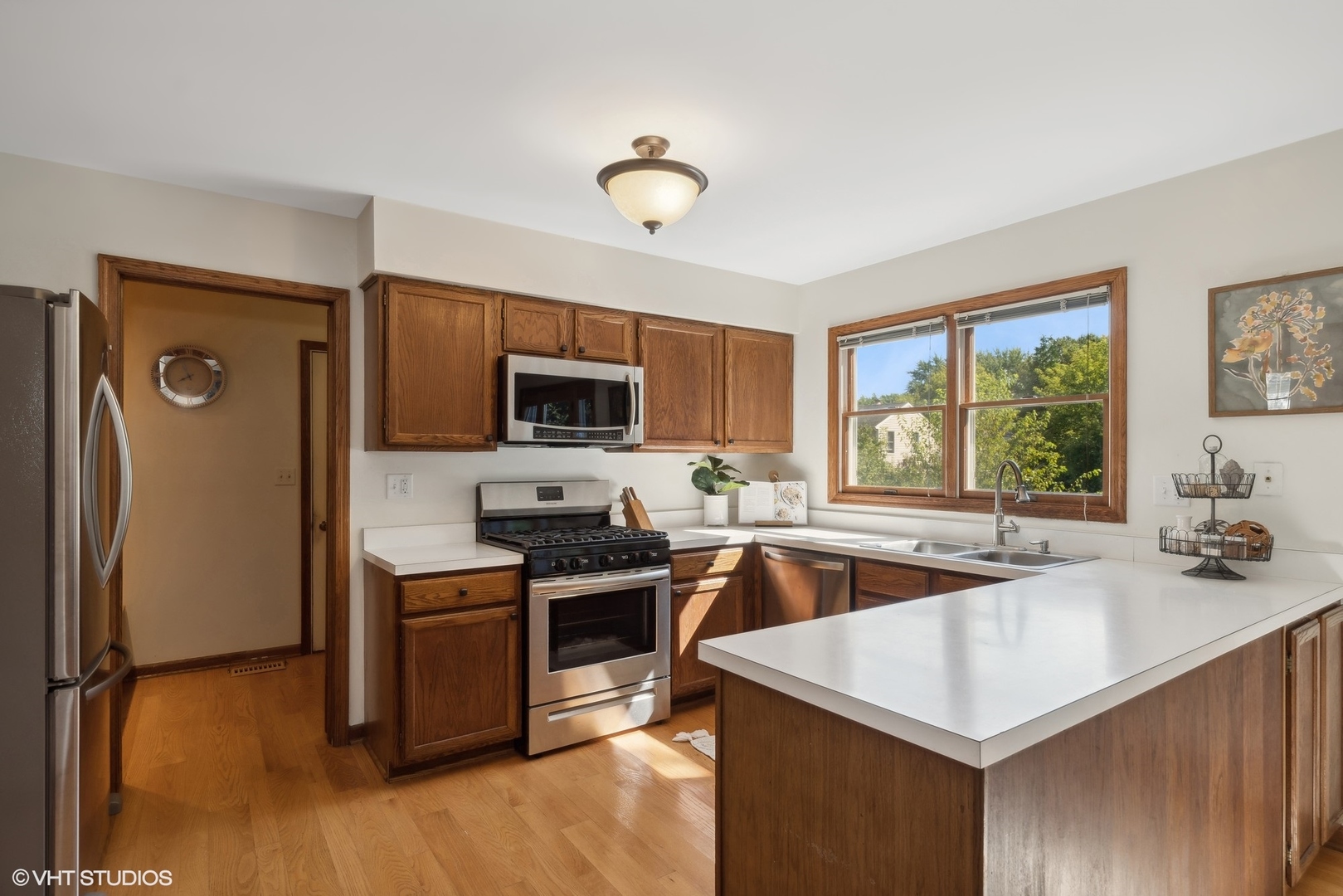 5021 Adele Drive Gurnee, IL 60031 - Photo 4 of 20