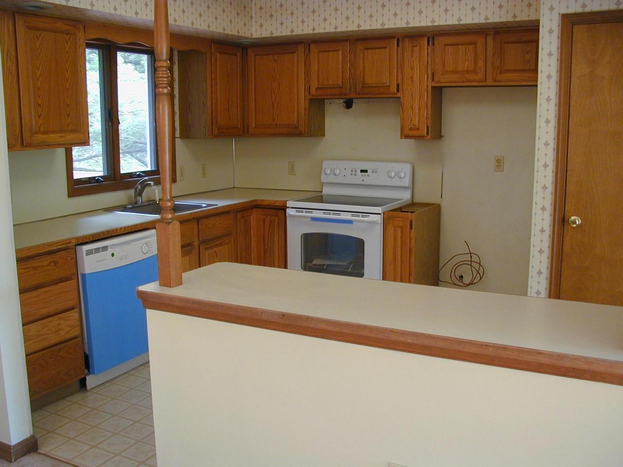 1617 Legion Road Gilbert, PA 18331 - Photo 2 of 13 Kitchen