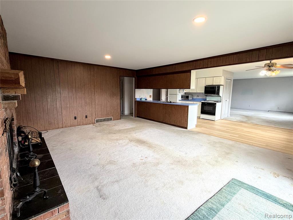 8079 Farley Road Pinckney, MI 48169 - Photo 14 of 43