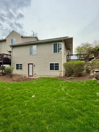 $275,000 | 3312 Twisted Oak Court, Unit 3312, McHenry, IL 60051