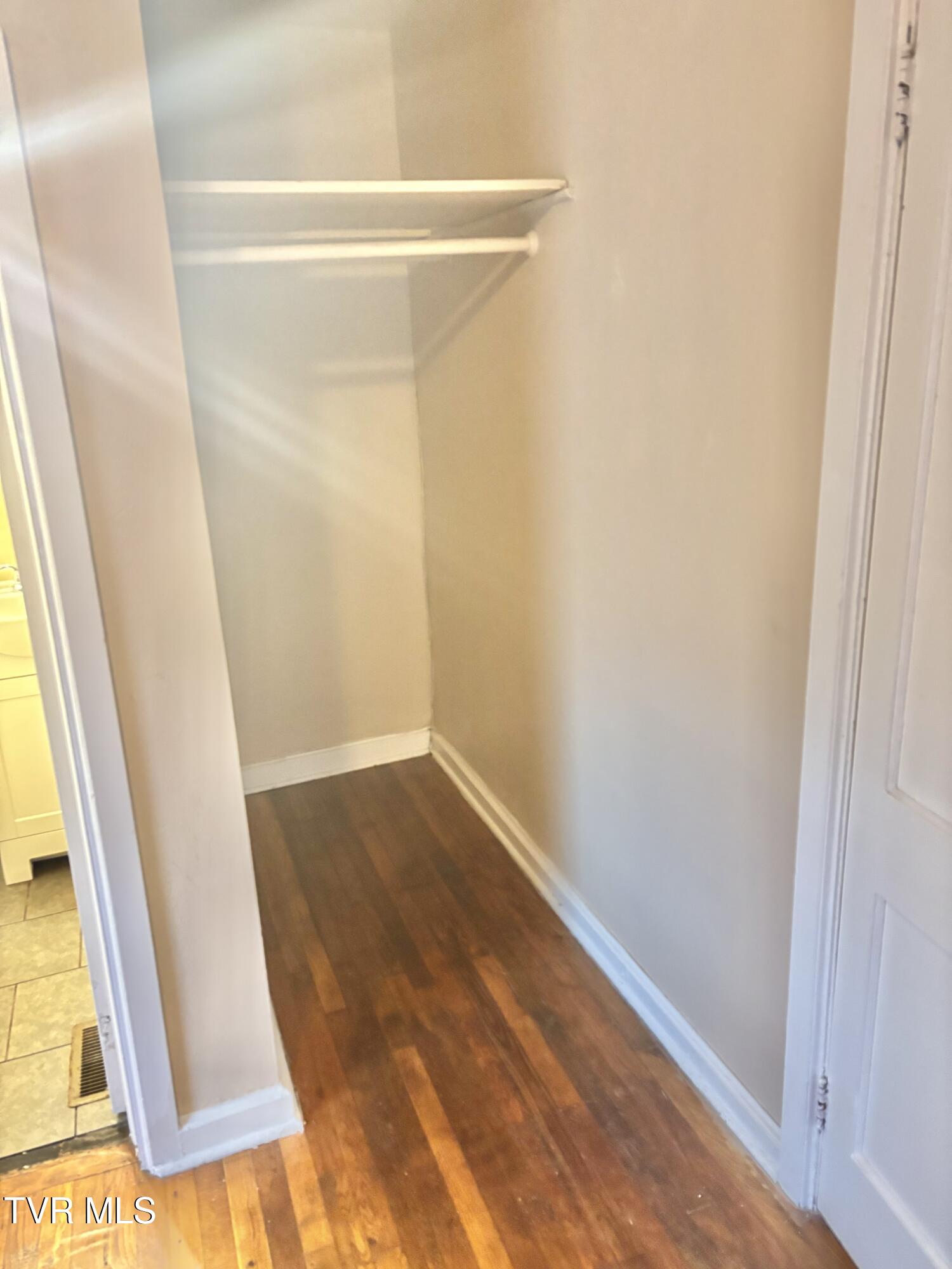 1725 Jefferson Avenue, Unit 3 Kingsport, TN 37664 - Photo 8 of 9 IMG_0917