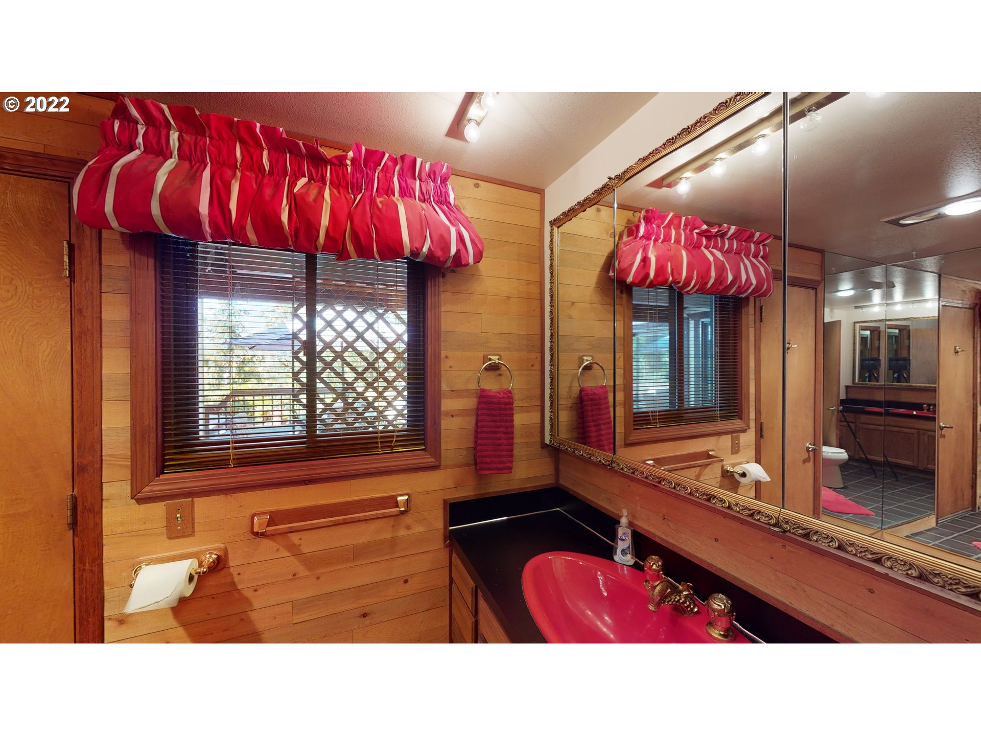 100 Upper Cleveland Rapids Road Roseburg, OR 97471 - Photo 15 of 32 Gallery Image 15