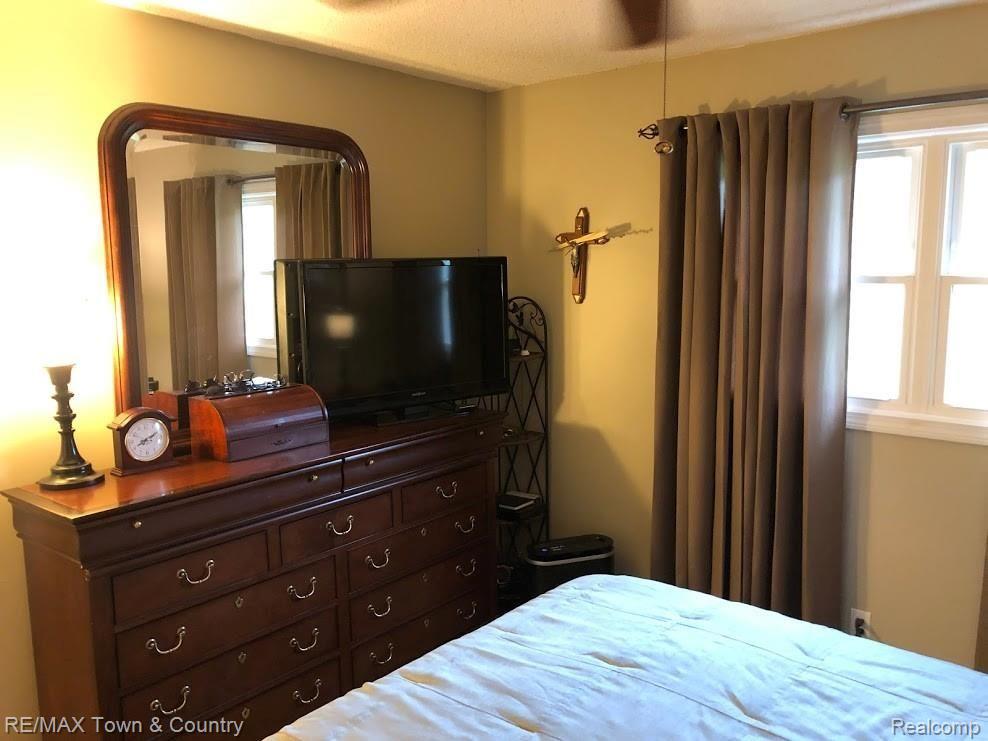 4476 North Linden Road Flint, MI 48504 - Photo 25 of 52