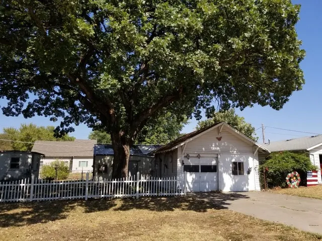 $68,000 | 301 East 15th Street, Wellington, KS 67152