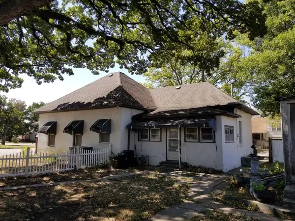 $68,000 | 301 East 15th Street, Wellington, KS 67152
