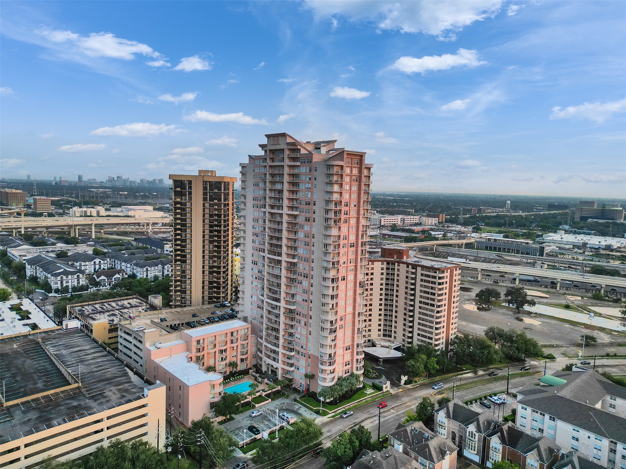 3525 Sage Road, Unit 812 Houston, TX 77056 - Photo 28 of 28 an aerial view of city