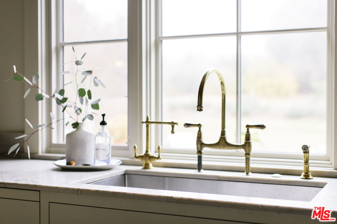 4646 Via Roblada Santa Barbara, CA 93110 - Photo 14 of 36