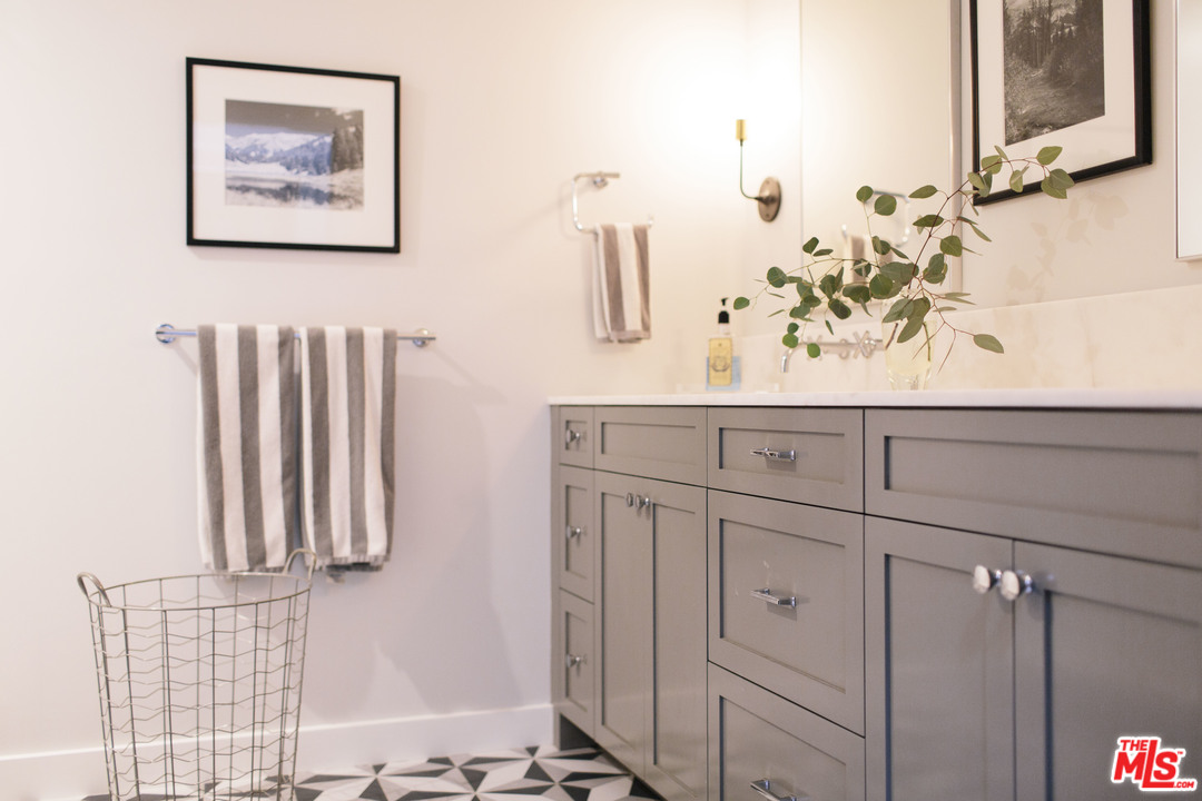 4646 Via Roblada Santa Barbara, CA 93110 - Photo 29 of 36 a view of cabinets