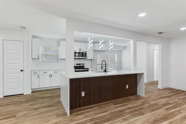 $2,900 | 219 Lakeview Drive, Rockwall, TX 75087