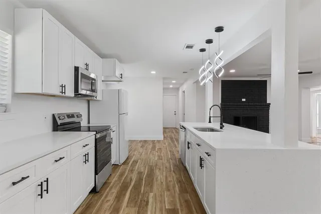 $2,900 | 219 Lakeview Drive, Rockwall, TX 75087