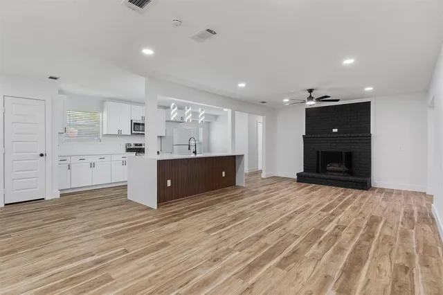 $2,900 | 219 Lakeview Drive, Rockwall, TX 75087