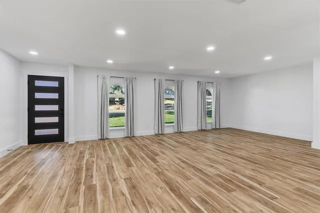 $2,900 | 219 Lakeview Drive, Rockwall, TX 75087