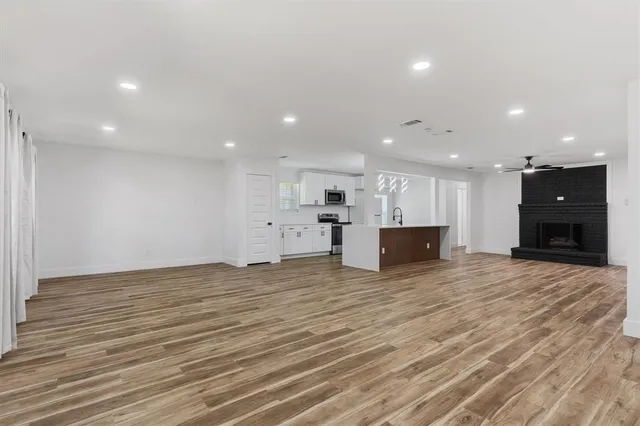 $2,900 | 219 Lakeview Drive, Rockwall, TX 75087