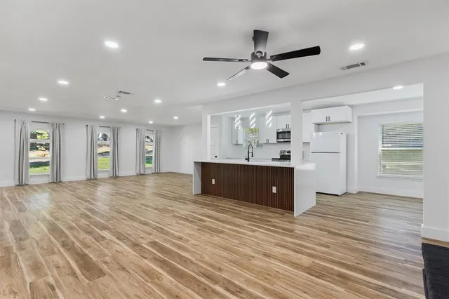 $2,900 | 219 Lakeview Drive, Rockwall, TX 75087