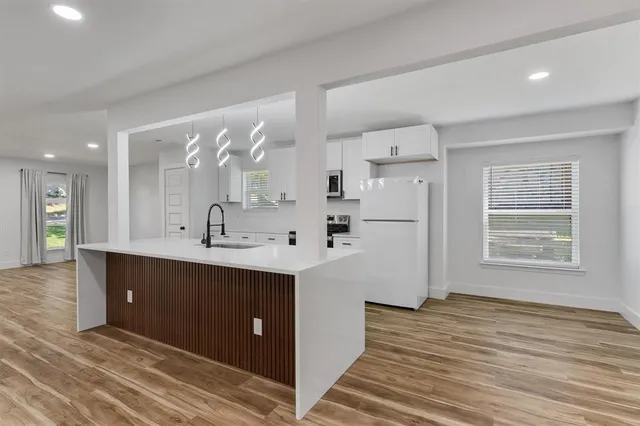 $2,900 | 219 Lakeview Drive, Rockwall, TX 75087