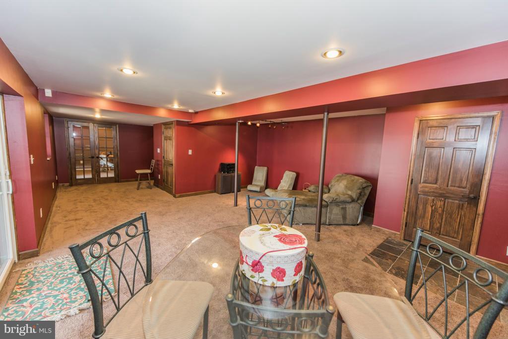3 Blue Sky Road Linden, VA 22642 - Photo 23 of 30 a dinning room with furniture