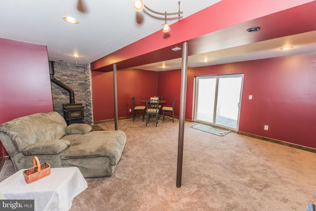 3 Blue Sky Road Linden, VA 22642 - Photo 24 of 30 a living room with furniture