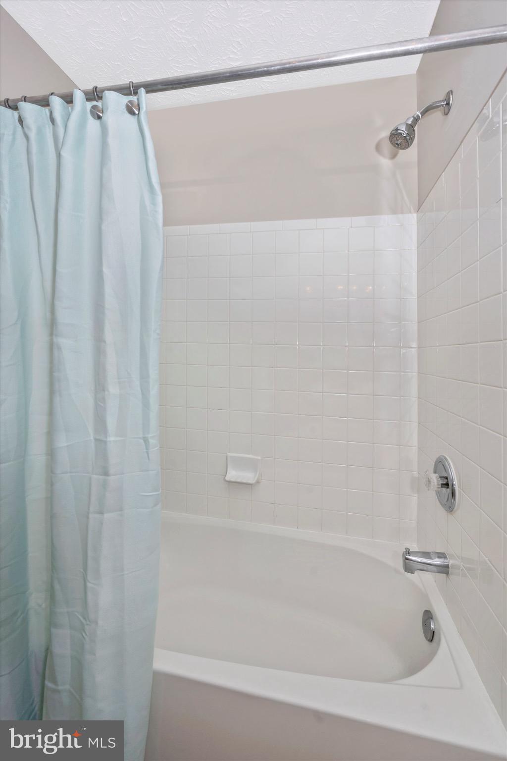 2604 Summers Ridge Drive Odenton, MD 21113 - Photo 35 of 52 Hall bath comes with a tub.