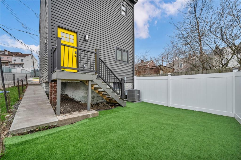 5115 Poe Way Pittsburgh, PA 15201 - Photo 26 of 32