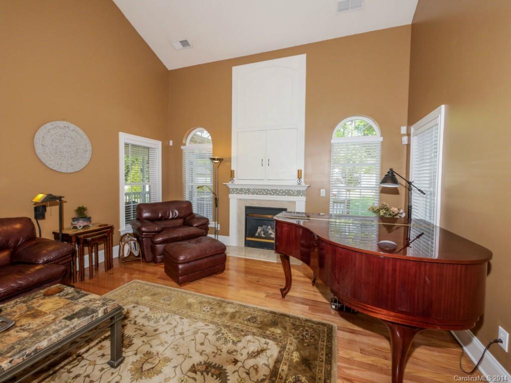 8420 Getalong Road Charlotte, NC 28213 - Photo 4 of 24 Gallery Image 4