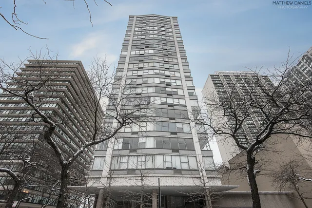 $2,000 | 5757 North Sheridan Road, Unit 8C, Chicago, IL 60660