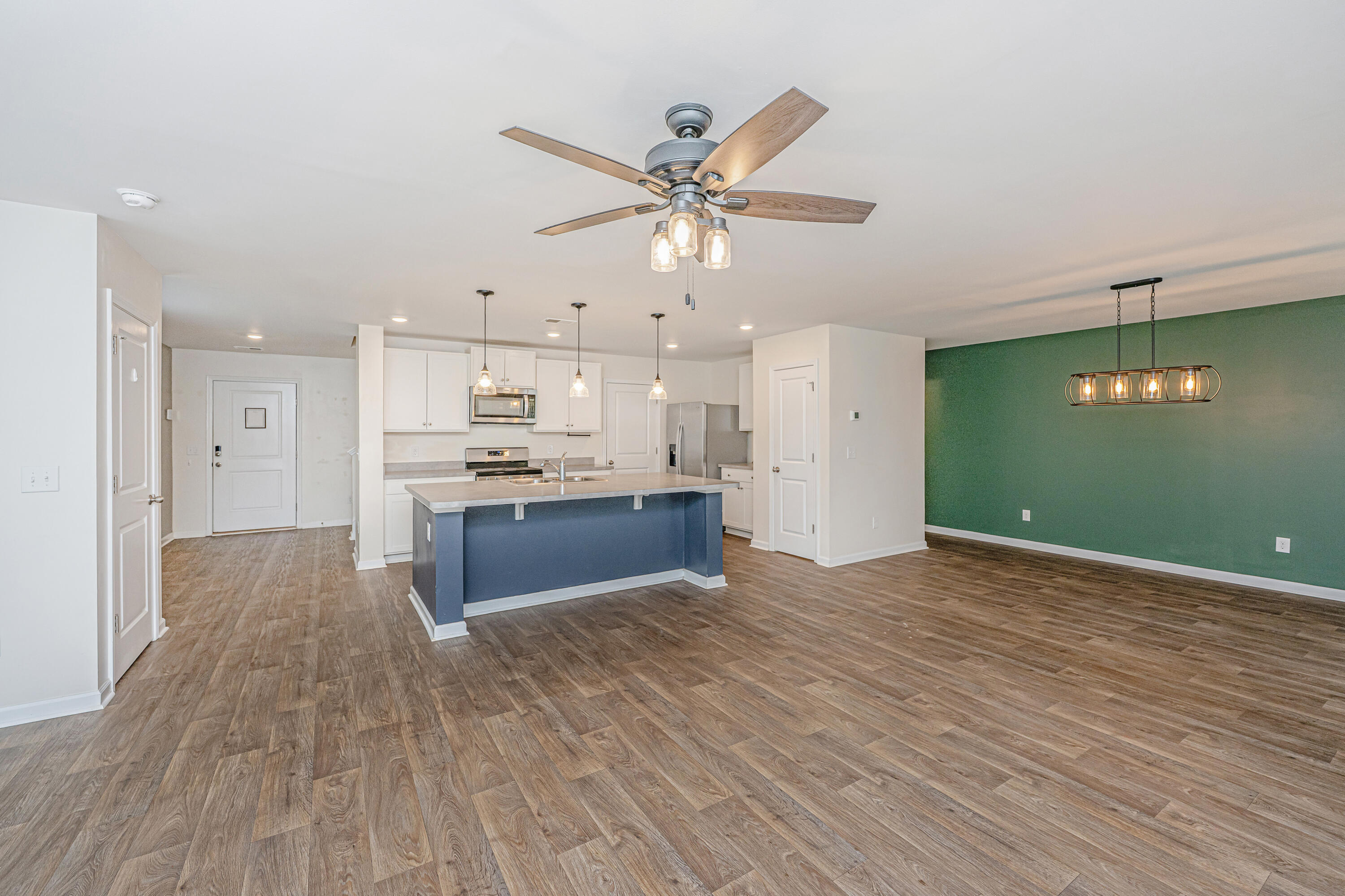 124 Bright Meadow Road Summerville, SC 29483 - Photo 12 of 37 Family Room