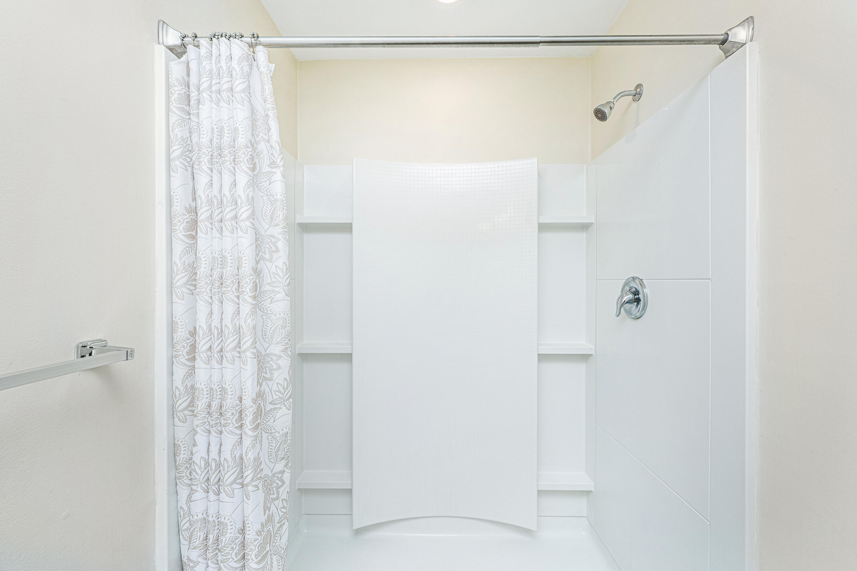 124 Bright Meadow Road Summerville, SC 29483 - Photo 23 of 37 Primary Bathroom