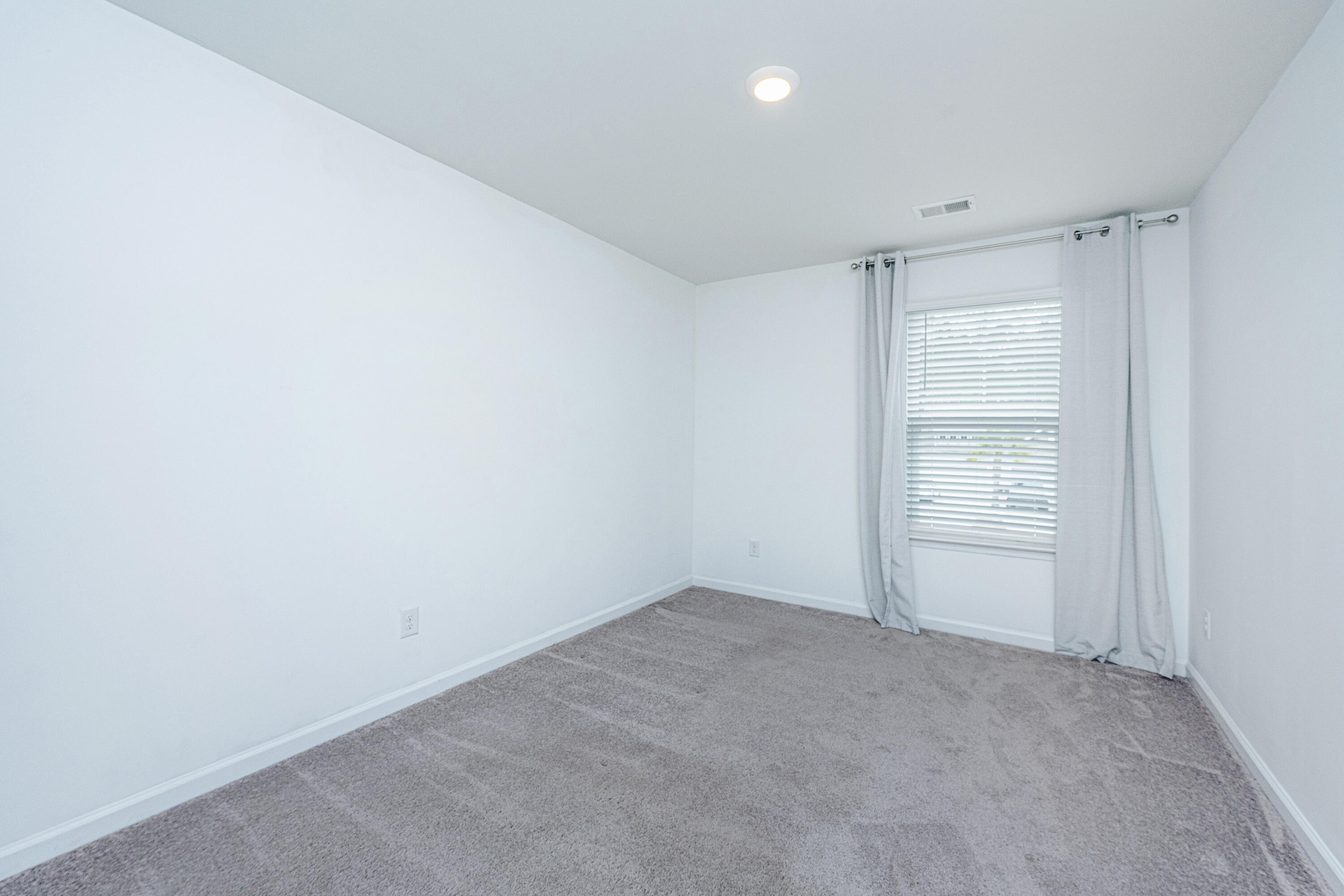124 Bright Meadow Road Summerville, SC 29483 - Photo 27 of 37 Guest Bedroom #2